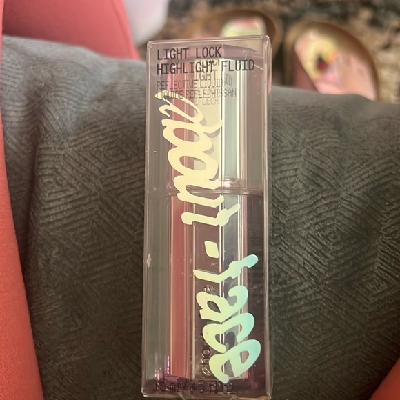 ABOUT-FACE Light Lock Highlight Fluid in** Unrestrained ***0.5oz Full Sz NIB - Picture 1 of 2